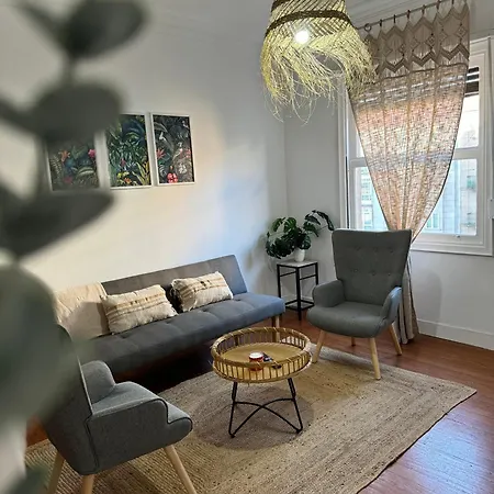 Lupita, En El Centro De ויגו