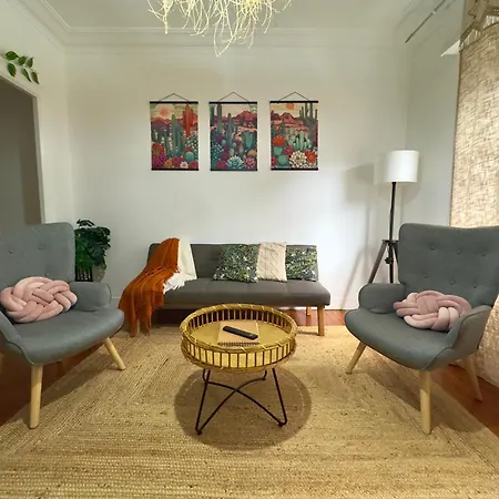 Lupita, En El Centro De