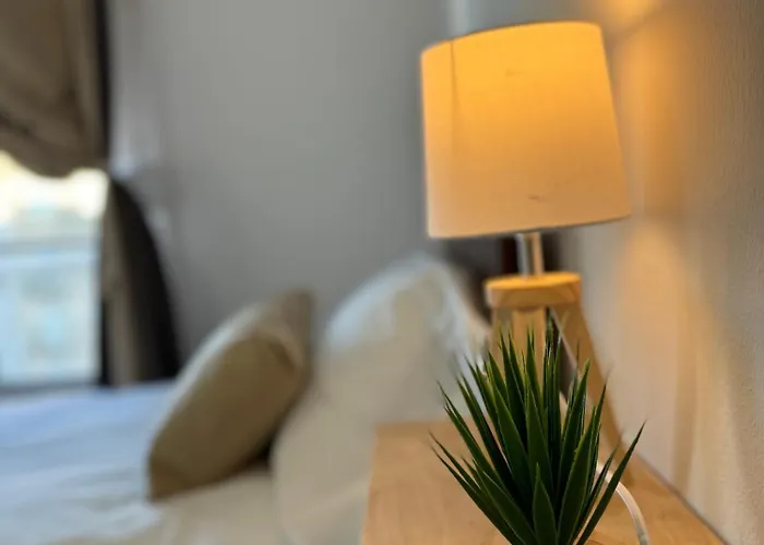 Lupita, En El Centro De Apartman *