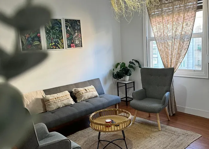 Lupita, En El Centro De Vigo