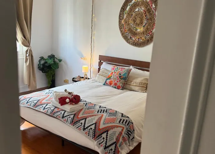 Lupita, En El Centro De Apartman *